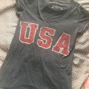 USA v-neck tee